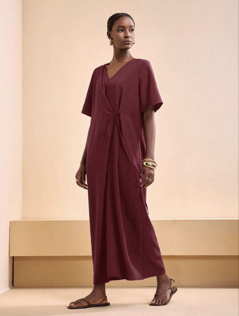 Burgundy Wrap Linen Maxi Dress (Category: Dresses) located in Rizal. Submitted by gracefullykept (Listing ID 1460458342, Image 3). Description: - Item: Burgundy Wrap Linen Maxi Dress - Size: M-L - Condition: Brandnew - Vibe: Elegant Casual / Resortwear / Wedding Guest / Vacation Fit 🚛 MOD: J&T / Lalamove 💰 MOP: GCash 💌 Send a direct message for actual pic.