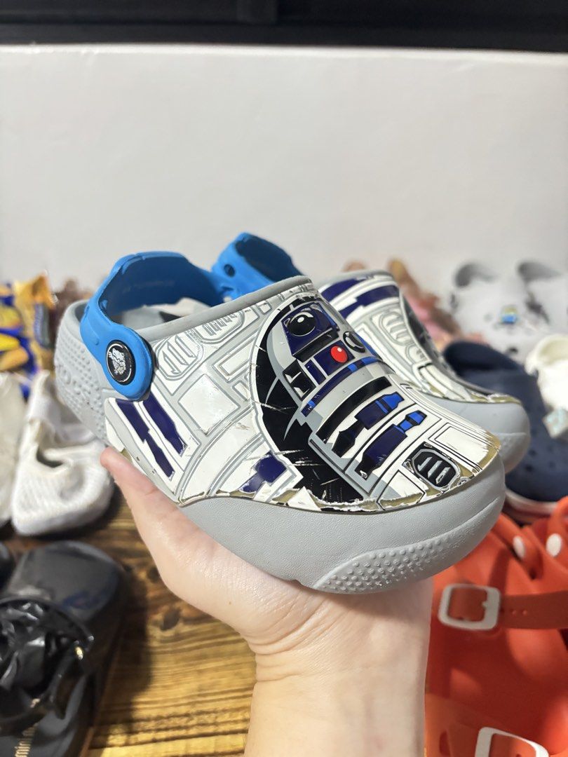 C10 crocs (Category: Babies & Kids Fashion) located in Imus. Submitted by littlebooythriftstore (Listing ID 1460428435, Image 2). Description: Ung isa hindi na naaangat ung strap Bacoor.