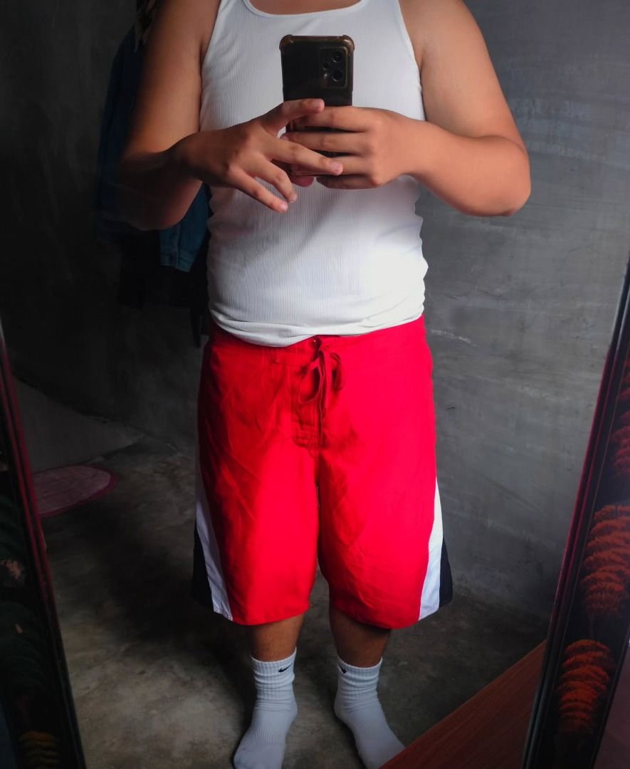 C9 by Champion Baggy Boardshorts (Category: Shorts) located in Cabuyao City. Submitted by lowkeygrails (Listing ID 1460457713, Image 3). Description: Measurements: Waist 38.5 | Length 22 Leghole 13 Model Reference: 5'8 88kg Excellent Condition Color Rate: 10/10 Issue: None PRICE: 350🏷️.