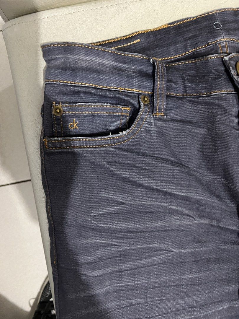CALVIN KLEIN JEANS. Size 31 (Category: Jeans) located in Santa Maria. Submitted by jeshtine (Listing ID 1460419788, Image 2). Description: .