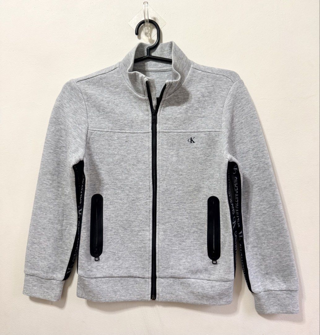 Calvin Klein Kids jacket (Category: Babies & Kids Fashion) located in Tarlac. Submitted by giannisdeclutters4106 (Listing ID 1460392989, Image 1). Description: Good as new Tried on only but never worn. Too small for my boy Unisex Fits 6-8yrs.