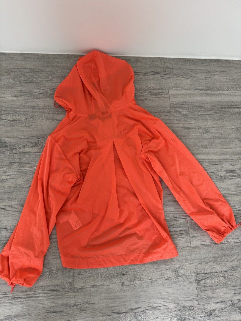 Calvin Klein Windbreaker Raincoat (Category: Coats, Jackets and Outerwear) located in Manila. Submitted by celestial08 (Listing ID 1460443583, Image 3). Description: Pre-loved but well maintained, with no visible stains, damage, peeling, or other flaws. Lightweight and suitable for rainy or windy weather..