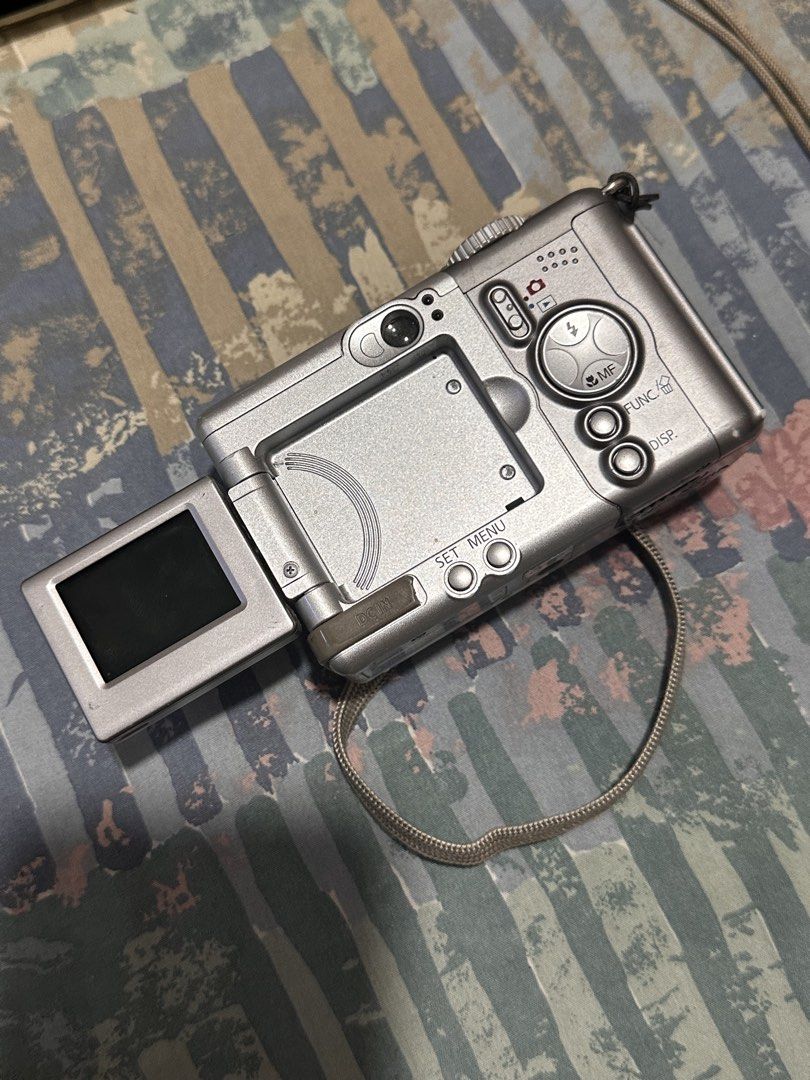 Canon Powershot A80 (FOR PARTS/UNIT AS IS) (Category: Cameras) located in San Carlos City. Submitted by luckywater.785ab3 (Listing ID 1460374375, Image 3). Description: Canon Powershot A80 4MP CCD Sensor with Flip Screen tried testing with double AA batteries and LCD showed a black screen output, didn’t have a CF card to test it :> Unit only.