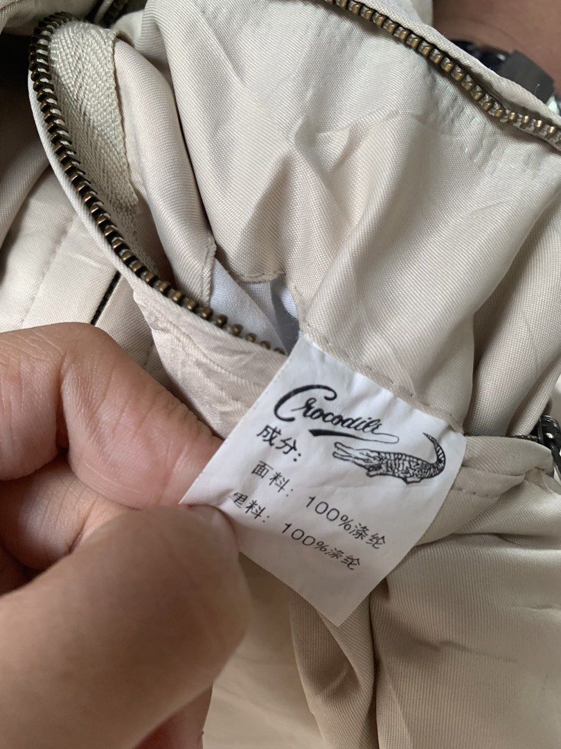 Cartelo (Category: Sneakers & Footwear) located in Cavite. Submitted by gabotrera16 (Listing ID 1460319699, Image 3). Description: Size: medium Baliktaran Brand new condition no issue Fitting: medium - large.