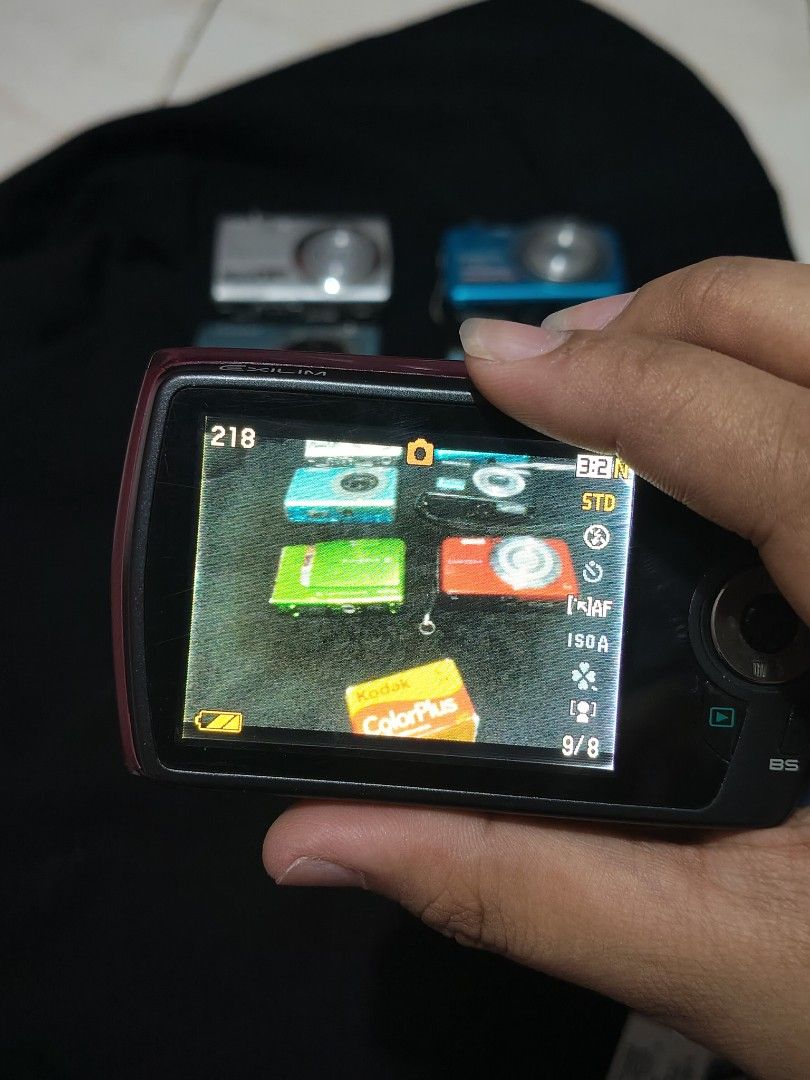 Casio EXILIM Pink Digital Camera (Category: Looking For) located in Ilagan. Submitted by minkicar (Listing ID 1460486395, Image 3). Description: Pink Casio EXILIM ex-z370 ⚡650 php Issue: Lens error... DM for sample shot before ng error ang lens. 9/10 .