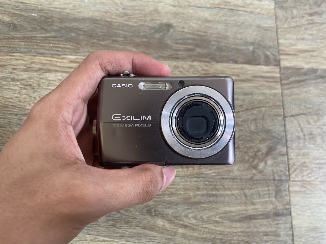 Casio EXILIM Z700 (Category: Cameras) located in Lucena. Submitted by digicamby.sail (Listing ID 1460313148, Image 2). Description: Casio EXILIM Z700 Inclusion: unit + battery Perfect Shots sa gabi issues: - overexposed pag daytime - LCD wrap - missing lens cap (cosmetic) MOP: Gash (payment first) This is a second hand digital camera. Buy at your own risk! No return nor refund..