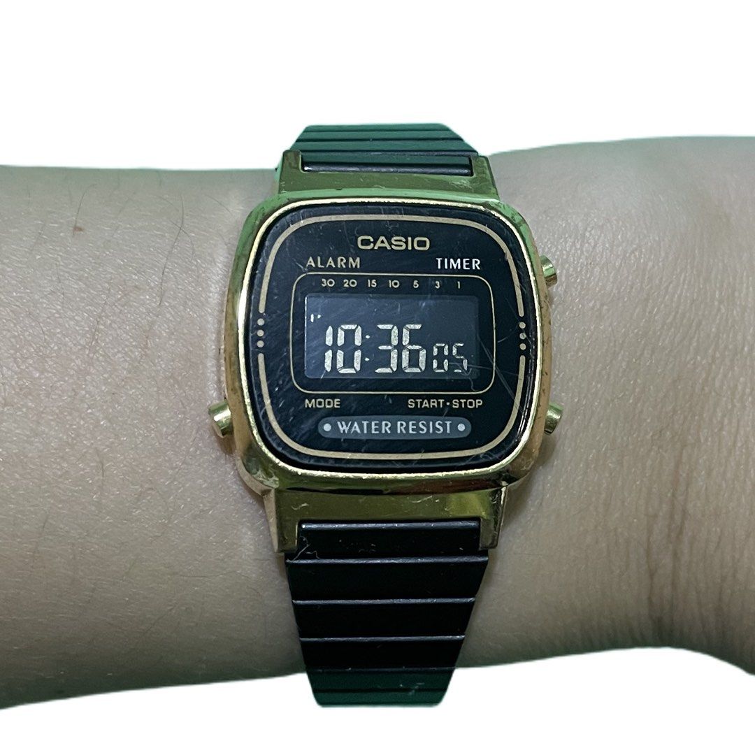Casio Vintage Gold Black Watch (Category: Women's Watches) located in Baguio. Submitted by bentabox (Listing ID 1460368235, Image 1). Description: original casio no flaws/scratches works perfectly negotiable price.