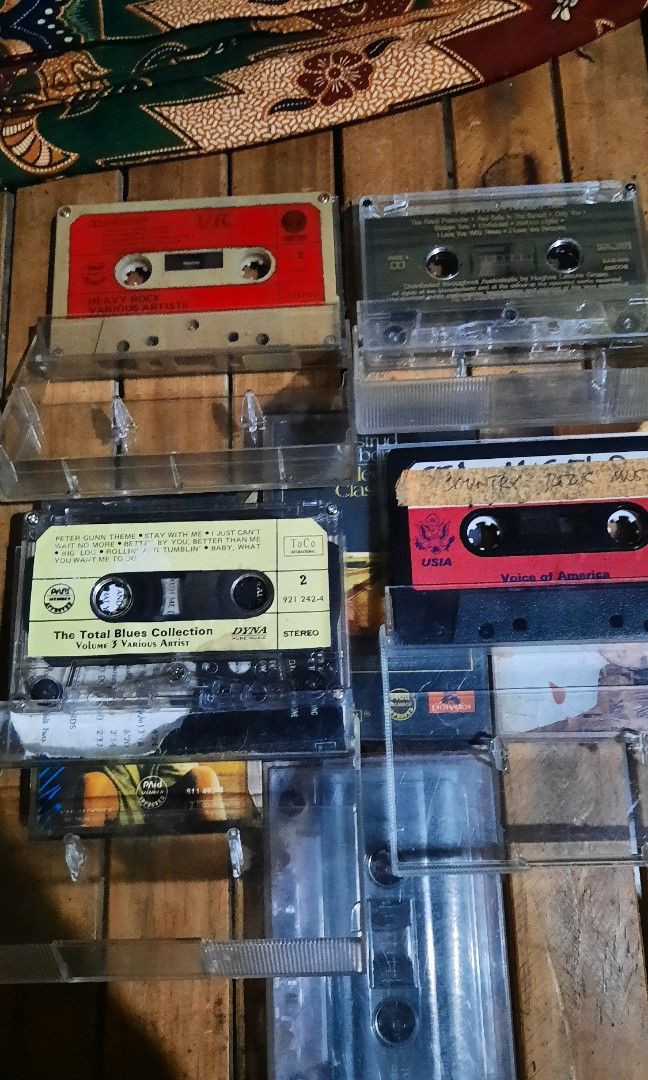 CASSETTE TAPES (Category: CDs & DVDs) located in Manila. Submitted by happygem.067533 (Listing ID 1460476462, Image 2). Description: 8pcs Vintage Cassette Tapes – Collector’s Bundle 📼 Assorted vintage/used cassette tapes — sold as a set. 📌 Used / Untested / Sold As Is 📌 Playback condition is unknown 📌 Some tapes may have missing inlay/insert 📌 Good for collectors, vintage music enthusiasts, or display 📌 Please check photos carefully for act
