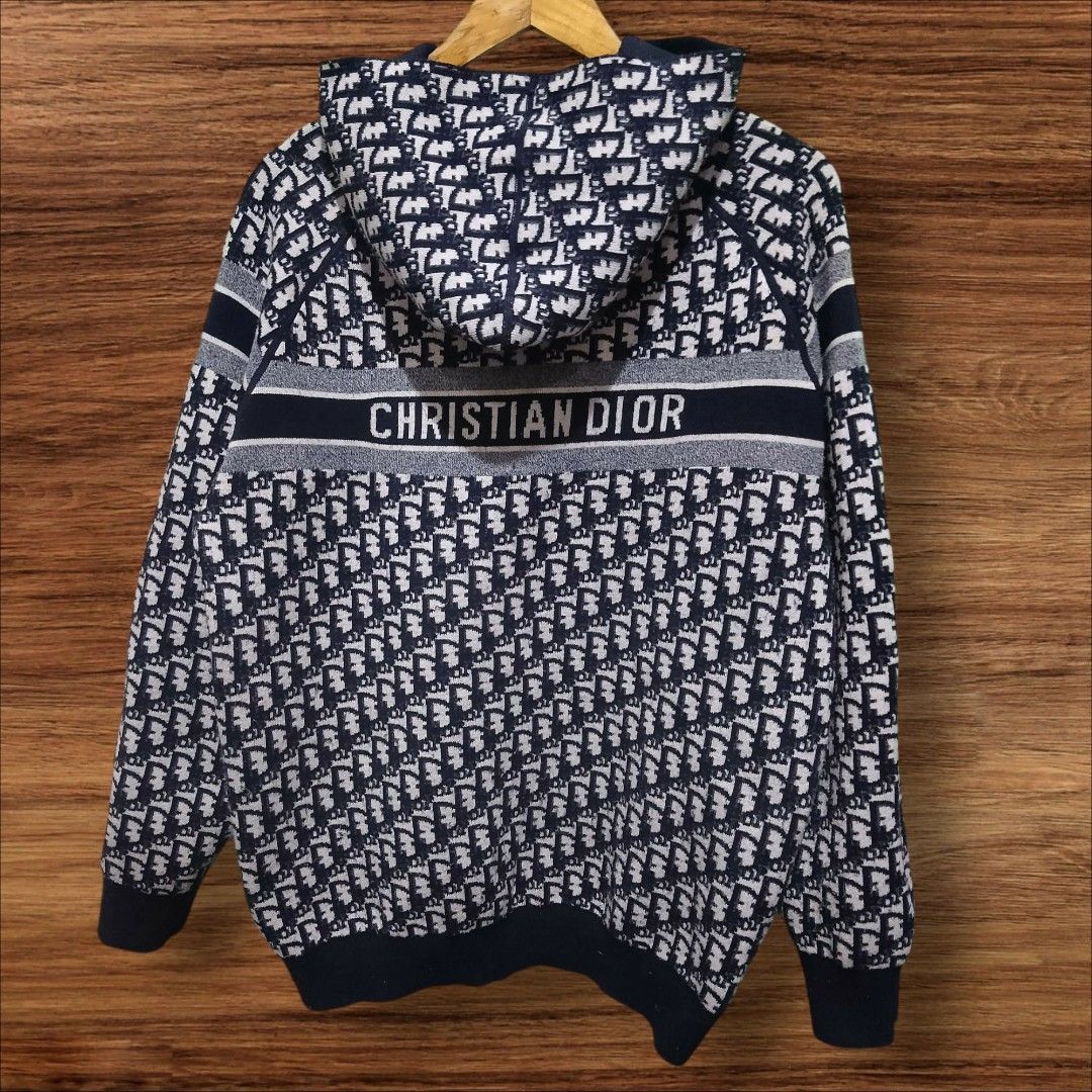 CD CARDIGAN KNITTED MONOGRAM (Category: Coats, Jackets and Outerwear) located in Manila. Submitted by the.good.thrift (Listing ID 1460314934, Image 1). Description: CRISTIAN DIOR REVIRSIBLE CARDIGAN MONOGRAM KNITTED BEST FIT XL NO ISSUE.