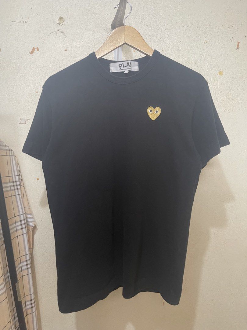 Cdg Play Gold Logo Tee (Category: Luxury Apparel) located in Tuguegarao City. Submitted by elyks11 (Listing ID 1460329088, Image 1). Description: CDG PLAY SOLID PA .