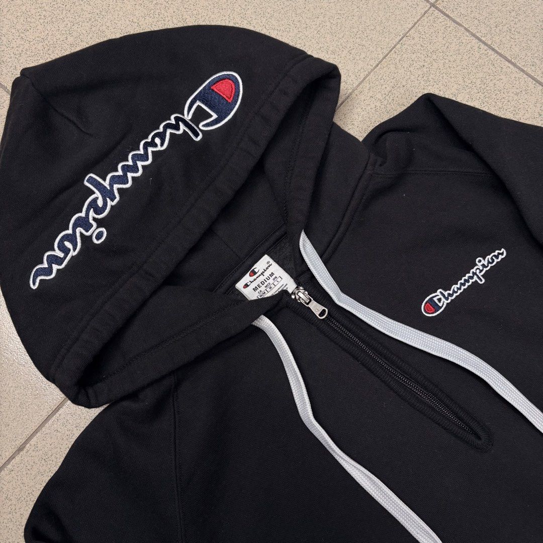 Champion Script Pullover Hoodie in Black (Category: Hoodies) located in Las Pinas. Submitted by collabcart (Listing ID 1460499049, Image 2). Description: 🛒Champion Script Pullover Hoodie in Black🛒 🇺🇸 Imported from US ✅ Brandnew ✅ Original/Authentic/legit 📐Sizes Available Medium .