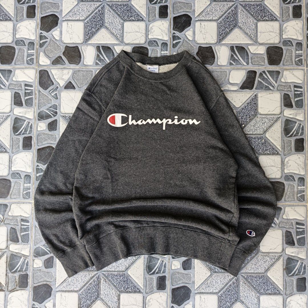 Champion sweater (Category: Coats, Jackets and Outerwear) located in Barotac Nuevo. Submitted by jezzz_finds (Listing ID 1460447503, Image 1). Description: flawless print and color may vary due to lighting. excellent condition.