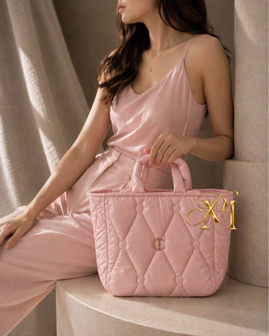 Charlotte Tilbury Pillow Bag GWP (Category: Shoulder Bags) located in Plaridel. Submitted by itslouisem (Listing ID 1460490304, Image 2). Description: .