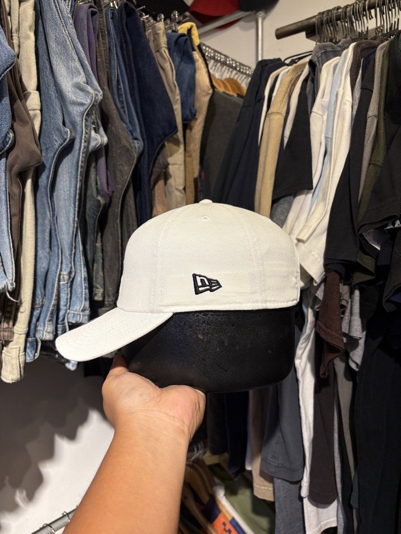 Chicago White Sox dadhat by New Era (Category: Caps & Hats) located in General Santos City (Dadiangas). Submitted by scrtshp (Listing ID 1460348836, Image 2). Description: washed & ready to wear no issue/In excellent condition one size fits most.