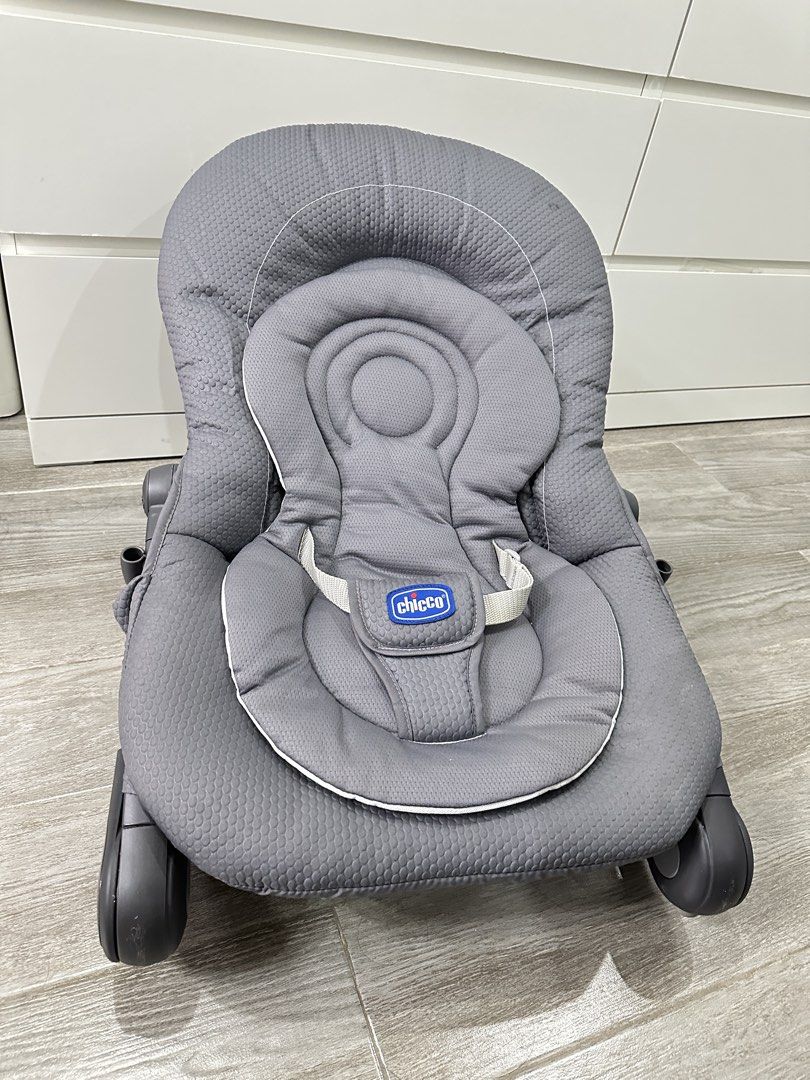 Chicco Hoopla Baby Bouncer (Category: Children's Beds) located in Pura. Submitted by audish (Listing ID 1460331406, Image 1). Description: • Original Price was ₱5,000 • Used only a few times ✅No issue other than few minor scratches ✅used only twice then kept ❌ box.