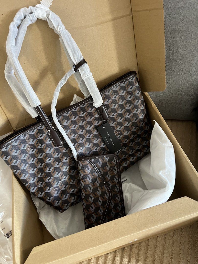 Christy Ng Russo Chestnut (Medium) (Category: Tote Bags) located in Quezon City. Submitted by samirosie0329 (Listing ID 1460397763, Image 2). Description: Used once only Complete with box Rfs: too small for me .