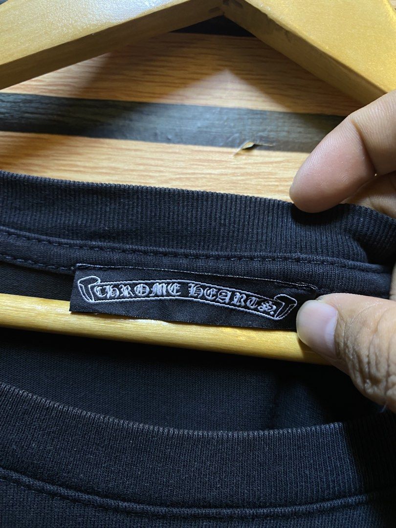 CHROME HEARTS “HORSESHOE” (Category: Tshirts & Polo Shirts ) located in Makati City. Submitted by drip.poww (Listing ID 1460463556, Image 3). Description: - Chrome Hearts - Color: Black - Size: XL - Dimes: 24.5x30 - Authentic - Excellent condition - Need wash, fresh from bale - Material: 100% Cotton Please don’t expect too much—these are thrifted (ukay) items. 😊 !!STILL NEGOTIABLE!!.
