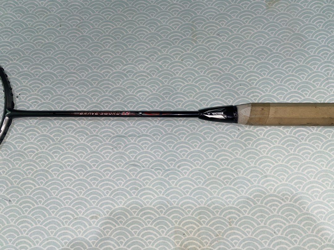 Classic Victor Brave Sword 12 (Category: Other Sports Equipment and Supplies) located in Manila. Submitted by silverwhale_7c193f (Listing ID 1460435765, Image 2). Description: Victor Brave Sword 12 (Classic) – Genuine used unit with noticeable surface paint chips from regular play. 7/10 Condition, No Strings, No Grip.