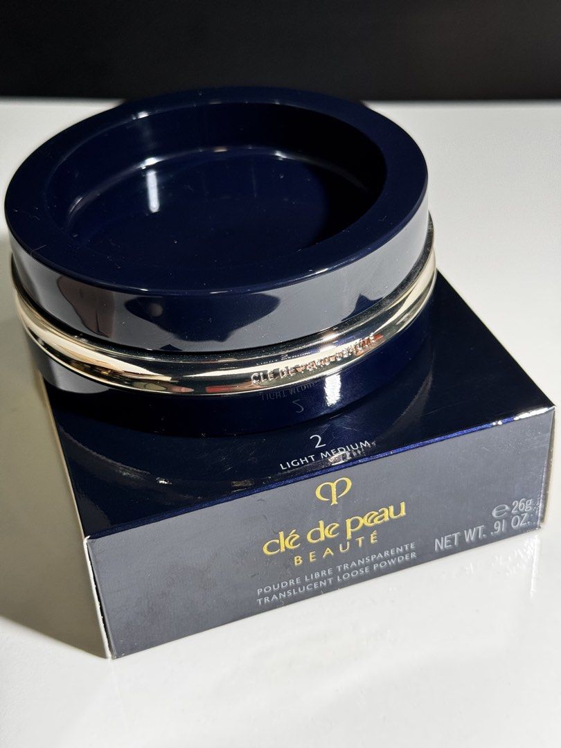 Cle De Peau Beautè Loose Powder Refill - Translucent (Category: Makeup) located in Quezon City. Submitted by themakeupavenueph (Listing ID 1460461273, Image 2). Description: — 1,950 onlyyy Cle De Peau Beautè Loose Powder Refill (can use as is) Brandnew with box / Fullsize! Shade - Translucent Super mahal nito sa mall. Kayo na magcheck srp 😬 Refull sya pero pwede na gamitin as is. No puff included..