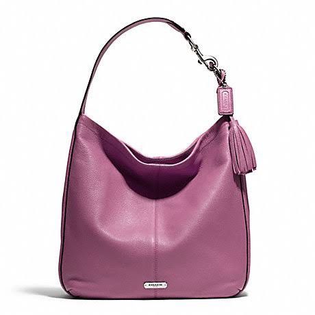Coach hobo bag (Category: Shoulder Bags) located in Legazpi City. Submitted by prada_14 (Listing ID 1460434869, Image 1). Description: .
