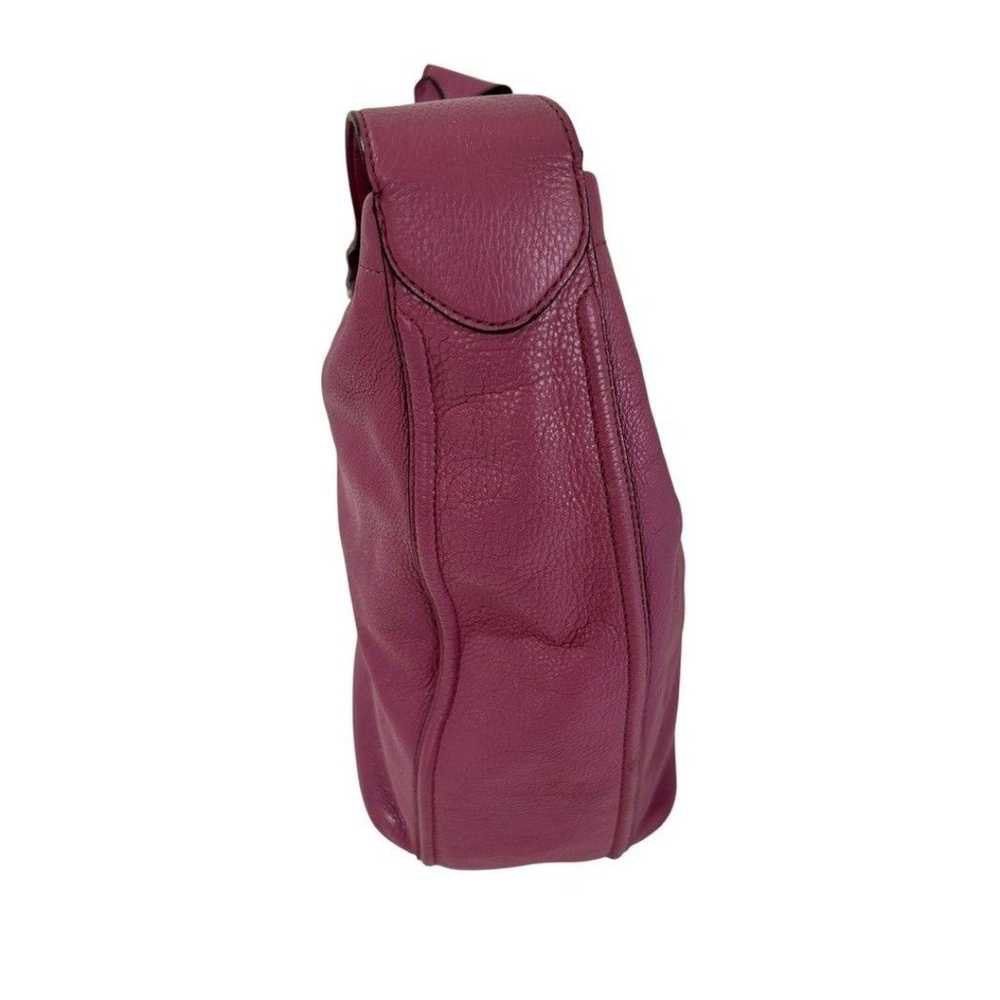 Coach hobo bag (Category: Shoulder Bags) located in Legazpi City. Submitted by prada_14 (Listing ID 1460434869, Image 2). Description: .