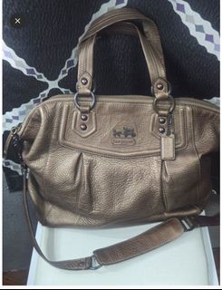(Category: ) located in . Submitted by affordabags_cd (Listing ID 1460423265, Image 1). Description: .