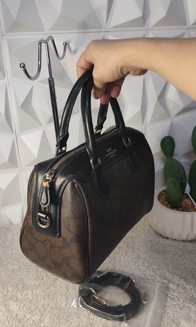 Authentic Coach Mini Bennett Satchel in Signature Canvas (Category: Clutches) located in Pasig City. Submitted by cezcille21 (Listing ID 1460433095, Image 3). Description: office bag made in cambodia Ideal Zipper Searchable code note : No strap but I can provide high quality replacement po. Add lang 300.