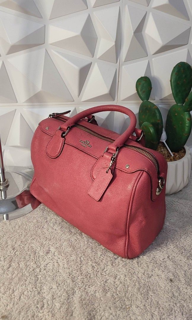 Coach Mini Bennett Satchel in Pink (Category: Luxury Bags & Wallets) located in Pasig City. Submitted by cezcille21 (Listing ID 1460441911, Image 1). Description: .