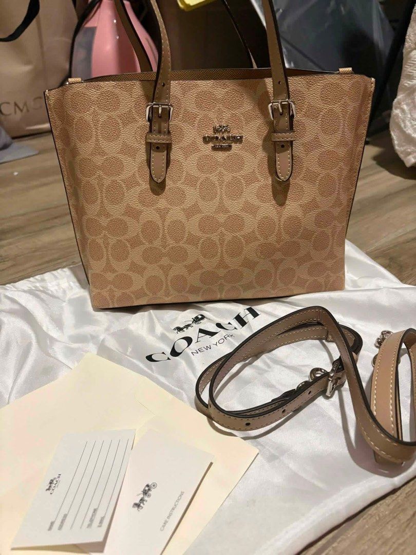 Coach Mollie Tote 25 (Category: Tote Bags) located in Manila. Submitted by reirieieirei (Listing ID 1460496109, Image 2). Description: 𝗙𝗢𝗥 𝗦𝗔𝗟𝗘 Mollie Tote 25 - 21k original price - 6k only - with paper bag and dust bag and authentication paper - from dubai, uae.