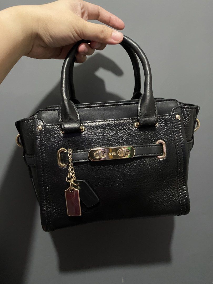 Coach swagger small (Category: Shoulder Bags) located in Batangas. Submitted by bagstolove3.0 (Listing ID 1460446458, Image 1). Description: Replaced sling.