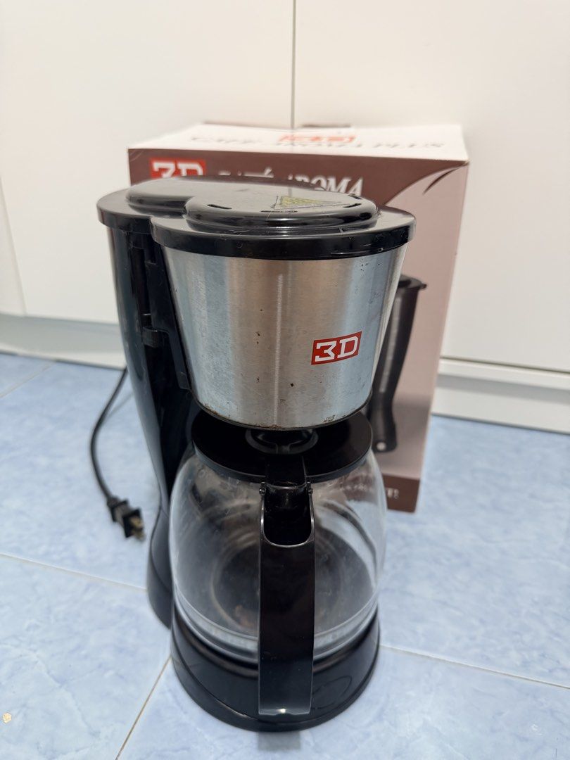 Coffee Maker (Category: Coffee Machines & Makers) located in Santa Rosa. Submitted by jkhernandez327 (Listing ID 1460473588, Image 2). Description: 3D Cafe Aroma PLUS CM-15NF Used RFS: Bought espresso machine .