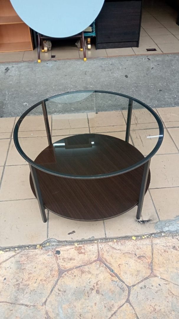 Coffee Table Code:CT-40 (Category: Tables & Sets) located in Petaling Jaya. Submitted by micron1786 (Listing ID 1460331678, Image 1). Description: [**Price above DOES NOT INCLUDE of delivery & Installation**] H 460mm W 750mm Code :CT-40 Available :1 Condition : Goods We are specialist in BUY or SELL New/Used Home Furniture or Office Equipment [ Micron Furniture Trading sdn bhd ] 20 , Jalan PJS 3/46 , Sri Manja Square , Taman Sri Manja , 46000 Pet