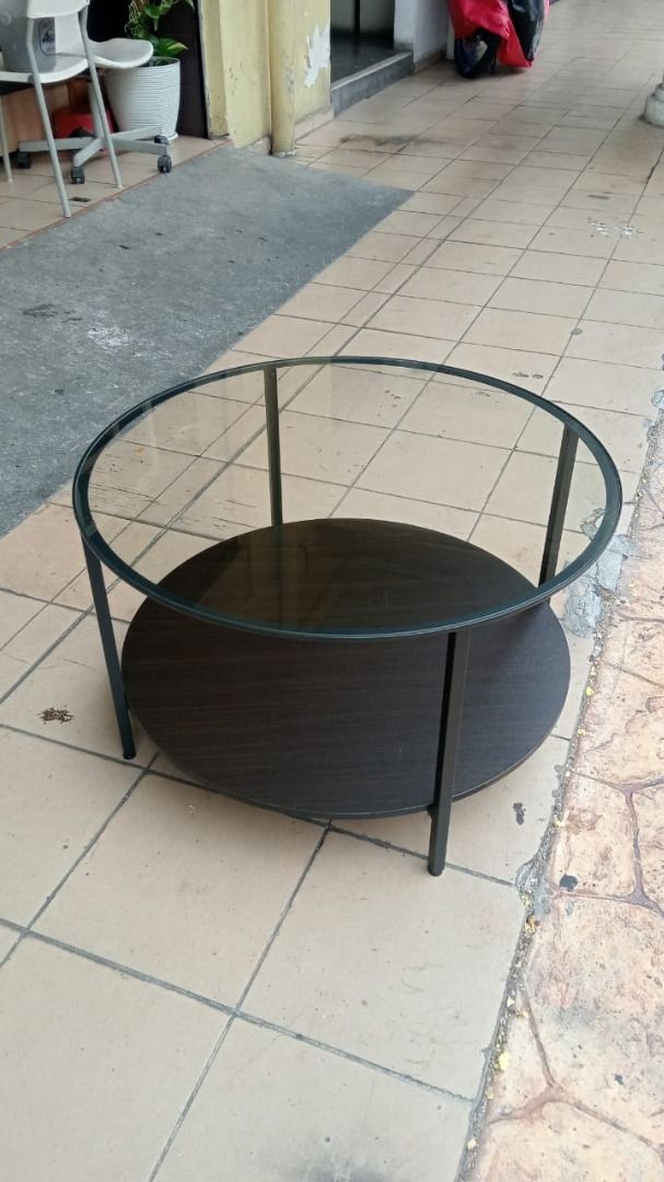 Coffee Table Code:CT-40 (Category: Tables & Sets) located in Petaling Jaya. Submitted by micron1786 (Listing ID 1460331678, Image 3). Description: [**Price above DOES NOT INCLUDE of delivery & Installation**] H 460mm W 750mm Code :CT-40 Available :1 Condition : Goods We are specialist in BUY or SELL New/Used Home Furniture or Office Equipment [ Micron Furniture Trading sdn bhd ] 20 , Jalan PJS 3/46 , Sri Manja Square , Taman Sri Manja , 46000 Pet