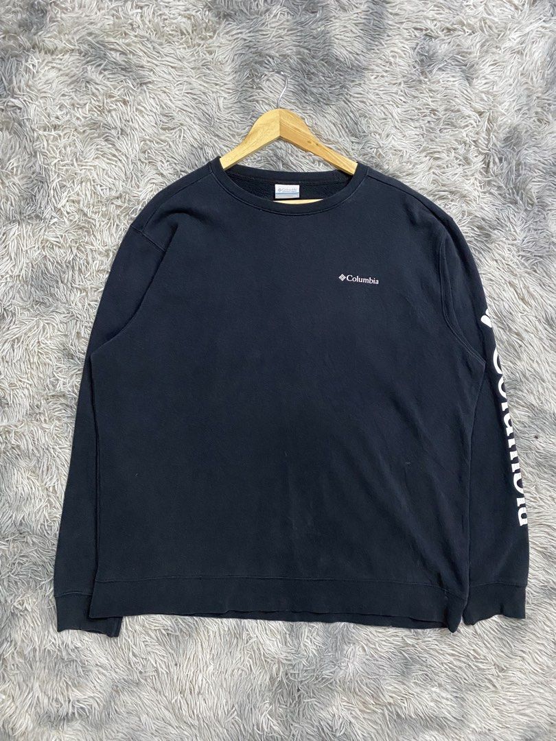 Columbia sweater (Category: Coats, Jackets and Outerwear) located in Manila. Submitted by kurtmnla (Listing ID 1460471198, Image 1). Description: Columbia Sweater Size xl fit/ Unisex Dimes 25x29 Good condition/ issue crack print 📍Quezon city.