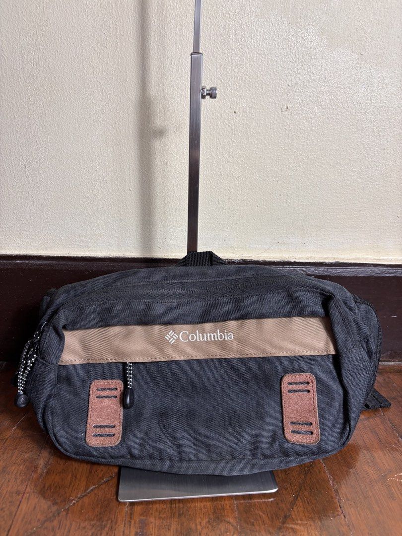 Columbia Travel Pack (Category: Belt bags, Clutches and Pouches) located in Manila. Submitted by earlylifecrisis3 (Listing ID 1460305348, Image 1). Description: Condition 9/10 Measure it by inch Width: 14.5 Length: 7 Depth: 3.5 Handle:12.5 •Refund / Returns not allowed allowed •Please do check the dimensions size on labels sometimes are not accurate on the sizing •Ask me before purchasing.