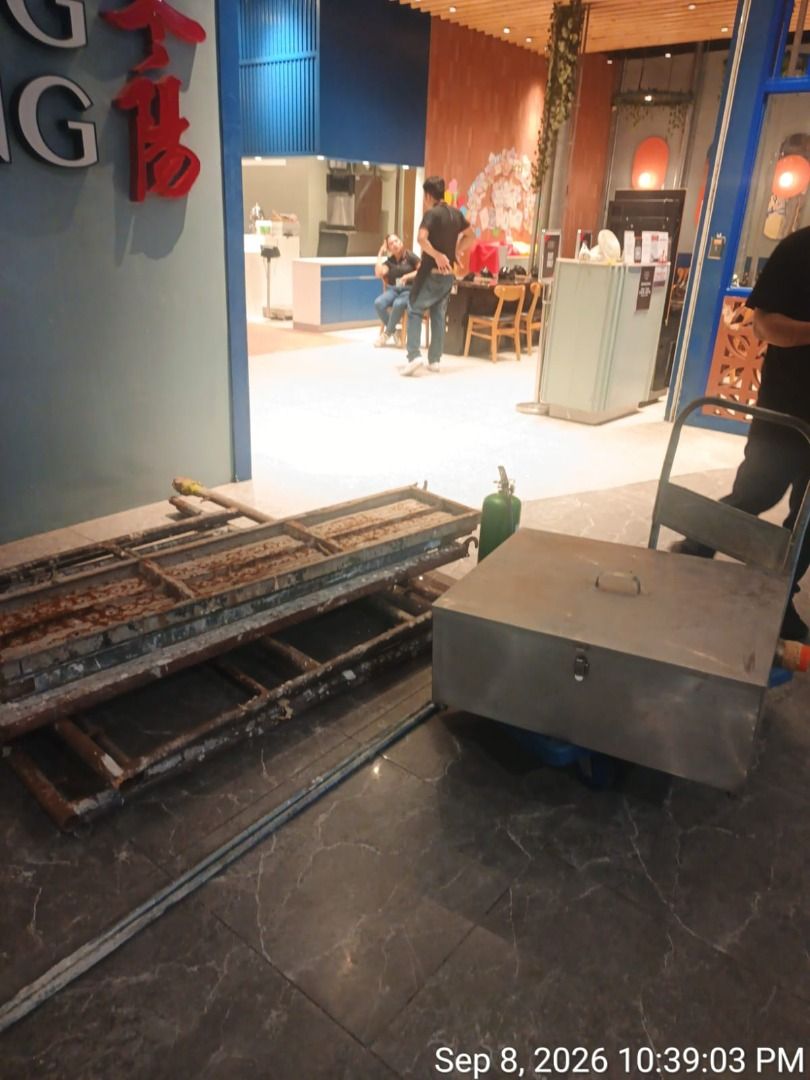 Commercial Grease Trap (Category: BBQ, Grills & Hotpots) located in Caloocan City. Submitted by frozenfire_2003 (Listing ID 1460485829, Image 1). Description: Length: 60\text{ to }70\text{ cm} (24\text{ to }28\text{ inches}) ​Width / Depth: 45\text{ to }50\text{ cm} (18\text{ to }20\text{ inches}) ​Height: 35\text{ to }40\text{ cm} (14\text{ to }16\text{ inches}) ​Estimated Capacity Specifications: ​Liquid Capacity: Approximately 60 to 80 Liters 