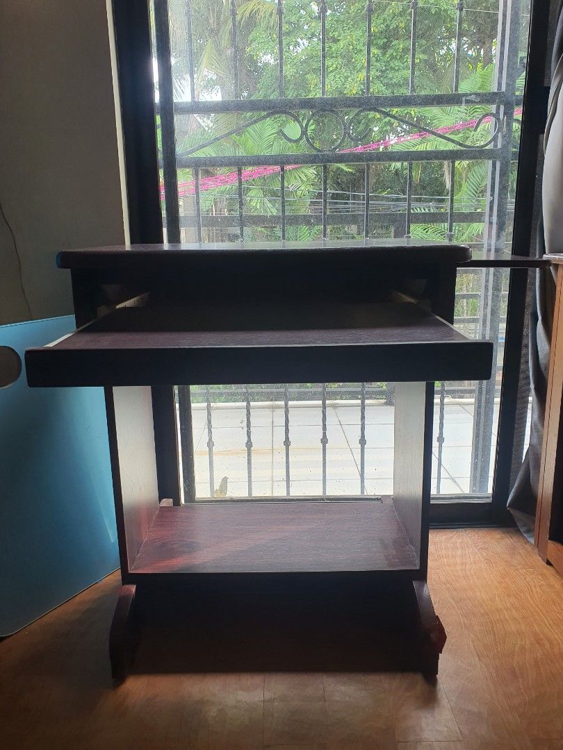 Computer Table (Category: Tables & Sets) located in Paranaque City. Submitted by nicessities (Listing ID 1460384012, Image 1). Description: - Computer table - Classic wood finish - Functional design - Suitable for study or work *table heavy and very sturdy *some chips only, laminate peeled off see pix *pinatungan lang ng damit most times 😅 2k only. Buyer to arrange and shoulder transport costs from near Rogationist College Paranaque .