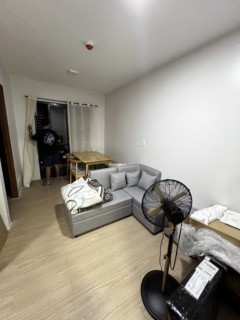 Condo for lease (Category: Apartments & Condos) located in Manila. Submitted by _nicaamae (Listing ID 1460318512, Image 3). Description: Rent is minimum of 6 months. The unit comes with washing machine, induction cooker, sofa, dining table, double bed frame, and built in cabinets. Beside the condominium is Waltermart with grocery, food court, drugstores, cafe and bank. SM Taytay is also nearby. Siena College, SM Hypermarket Taytay, Army Navy, Piz