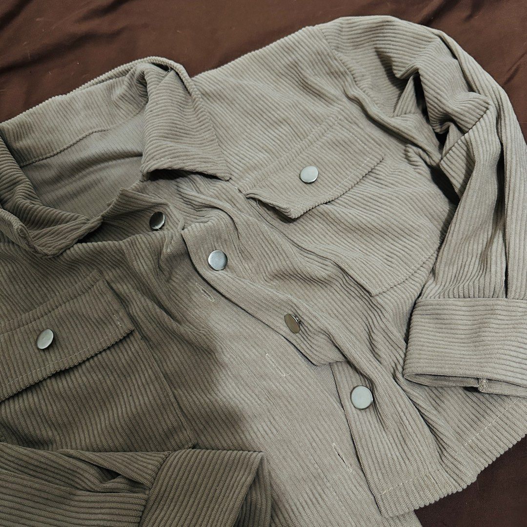 Corduroy Semi Crop Top Jacket Mocha (Category: Coats, Jackets and Outerwear) located in Pasig City. Submitted by gorgeoussss (Listing ID 1460323393, Image 2). Description: 📌Freesize 📌Color Mocha 📌Payment first (Gcash, Maya, Bank transfer) 📌Location: Brgy Rosario, Pasig City 📌Delivery fee should be shouldered by the buyer.