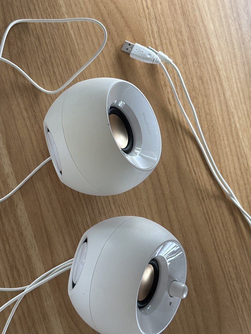 Creative Pebble White Modern 2.0 USB Powered Wired Desktop Speakers (Category: Soundbars, Speakers & Amplifiers) located in Las Pinas. Submitted by alinmakesadeal (Listing ID 1460371533, Image 3). Description: - White Creative Pebble speakers - USB powered and wired - Ideal for desktop use - Connects via 3.5mm audio input - In excellent working condition.
