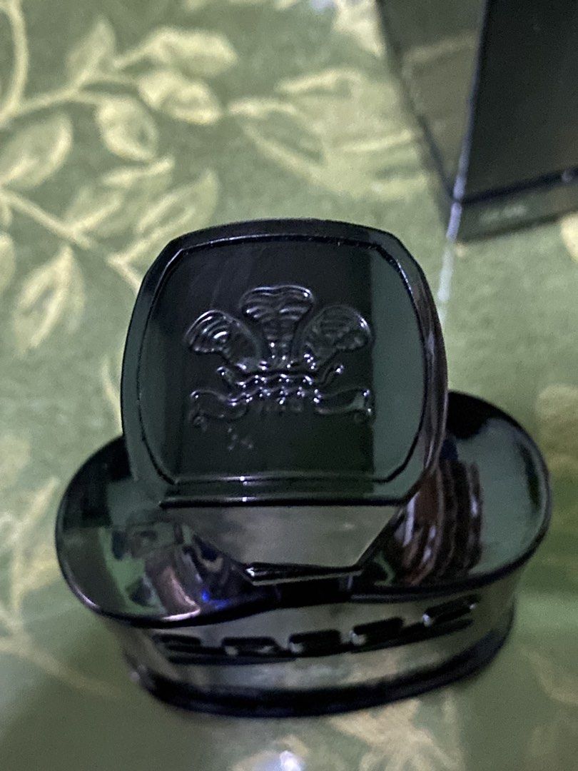 Creed Absolu Aventus 75ml (EDP) (Category: Fragrance & Deodorants) located in Manila. Submitted by mg.domingo (Listing ID 1457317234, Image 2). Description: 🖤 Creed Absolu Aventus * Brand: Creed * Fragrance: Absolu Aventus * Type: Eau de Parfum * Launch: 2023 * Concentration: EDP * Style: Fruity • Woody • Smoky • Spicy * Best for: Evening, dates, special occasions, cooler weather 🍋🍍 Scent profile Top: Blackcurrant, grapefruit, bergamot, lemon 