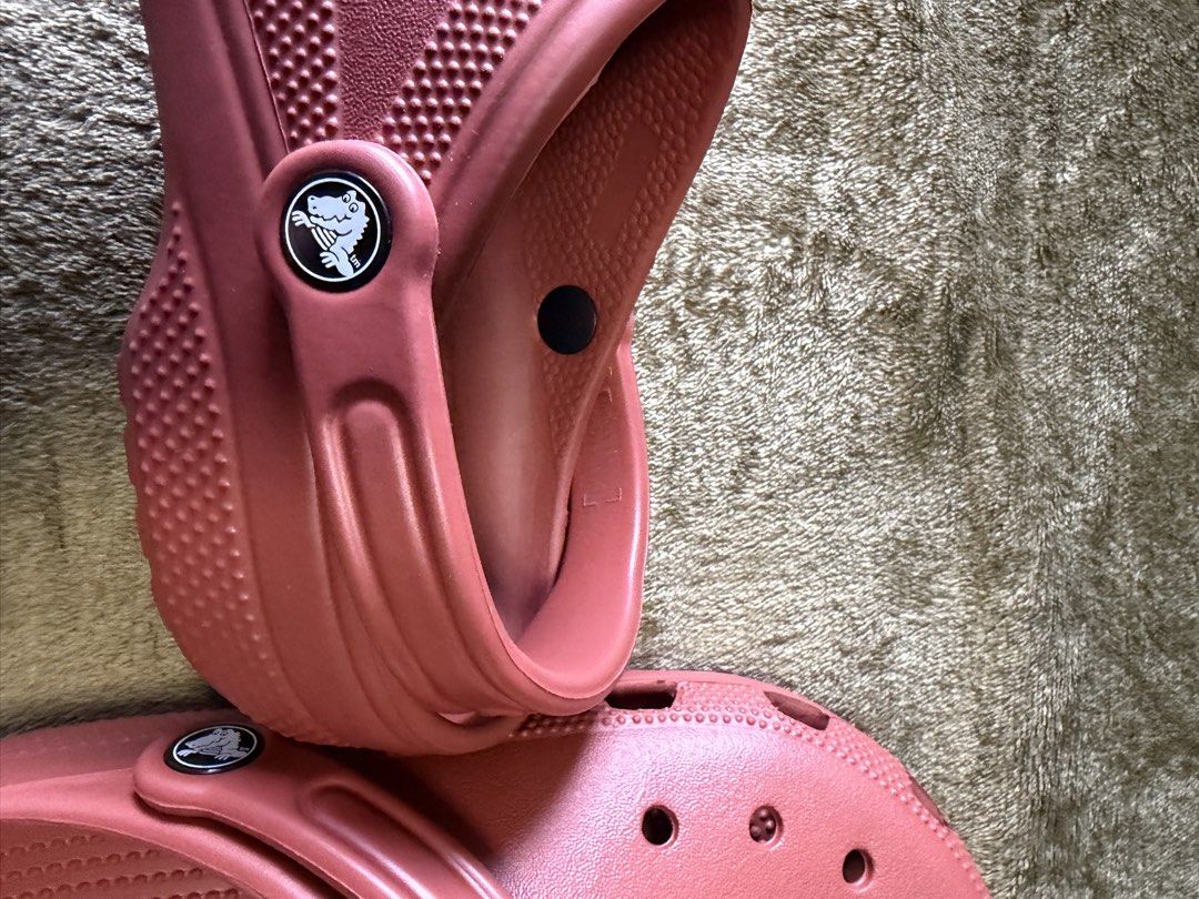 Crocs Classic Clog (Category: Casual Shoes) located in Marikina City. Submitted by heyj3r (Listing ID 1460353721, Image 2). Description: Color: Rust Size M6 | W8 Price: 1800 Original Price: 2495 Can provide receipt from crocs Loc: Marikina City NEW NEW NEW.
