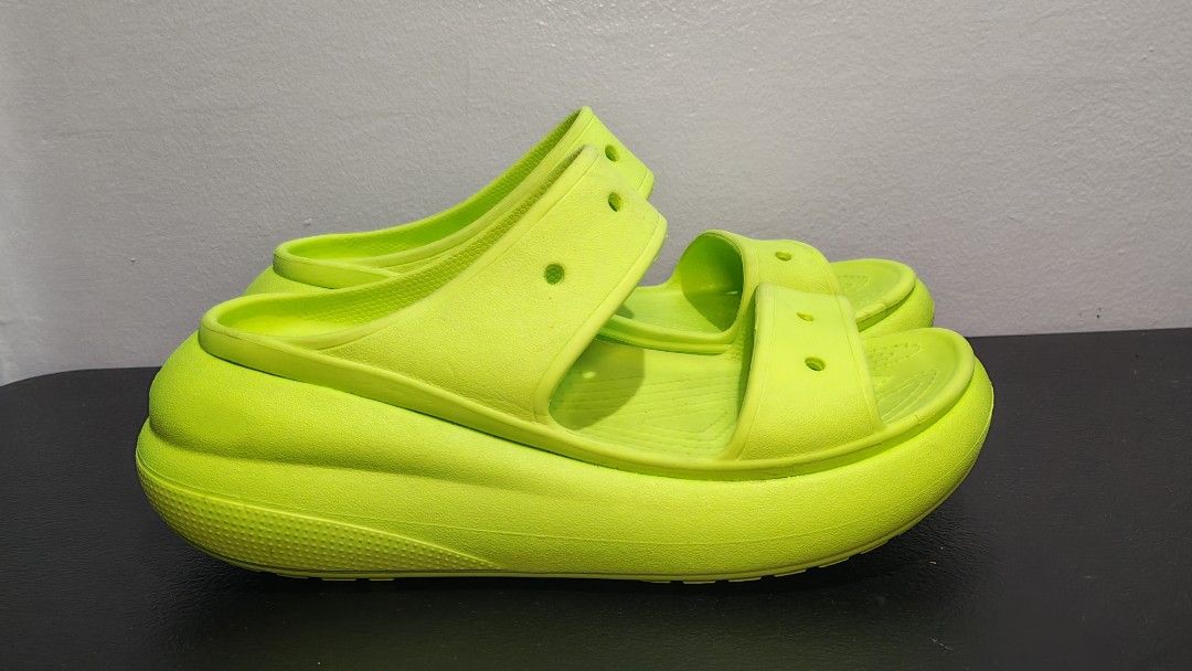 Crocs Classic Crush Sandals (Category: Flats & Sandals) located in Manila. Submitted by chubbychic553 (Listing ID 1460475288, Image 2). Description: PRELOVED Crocs classic Crush sandals size Uk7 Us9 color: Lime green sandals Made in Vietnam Php 1500 mode of payment gcash BDO paymaya location Tayuman Manila shipping via LBC, J&T or lalamove no cod no cop can do video call for legitimacy .