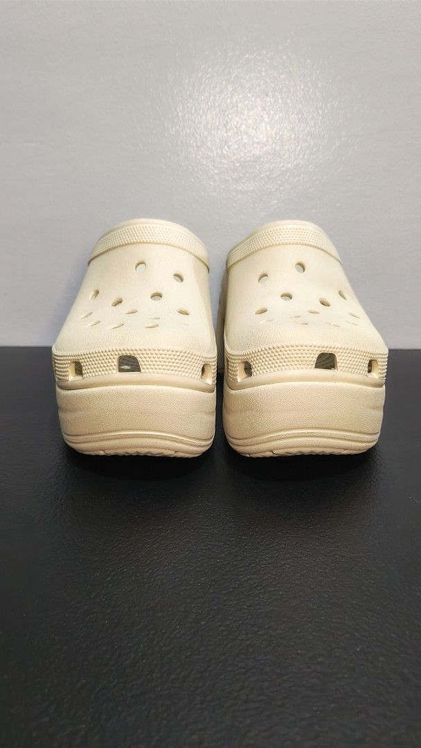 Crocs Siren Clogs US9 (Category: Sandals) located in Manila. Submitted by chubbychic553 (Listing ID 1460473764, Image 2). Description: Preloved crocs legit original size us9 uk7 color bone flaw few color discoloration php 1800 mode of payment gcash BDO paymaya location Tayuman Manila shipping via LBC, J&T or lalamove no cod no cop can do video call for legitimacy .