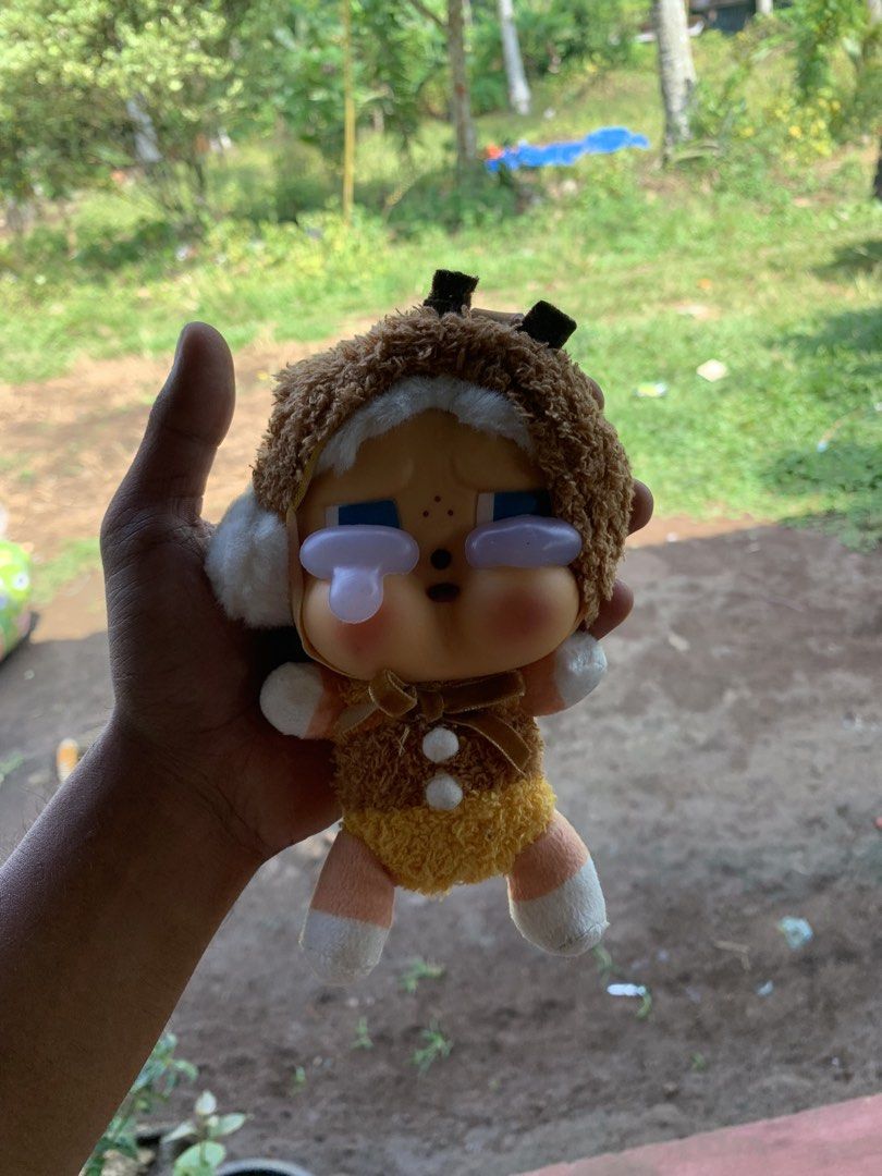 Cry Baby (Category: Designer & Blind Box Toys) located in Manila. Submitted by hamboychac77005 (Listing ID 1460312312, Image 1). Description: .