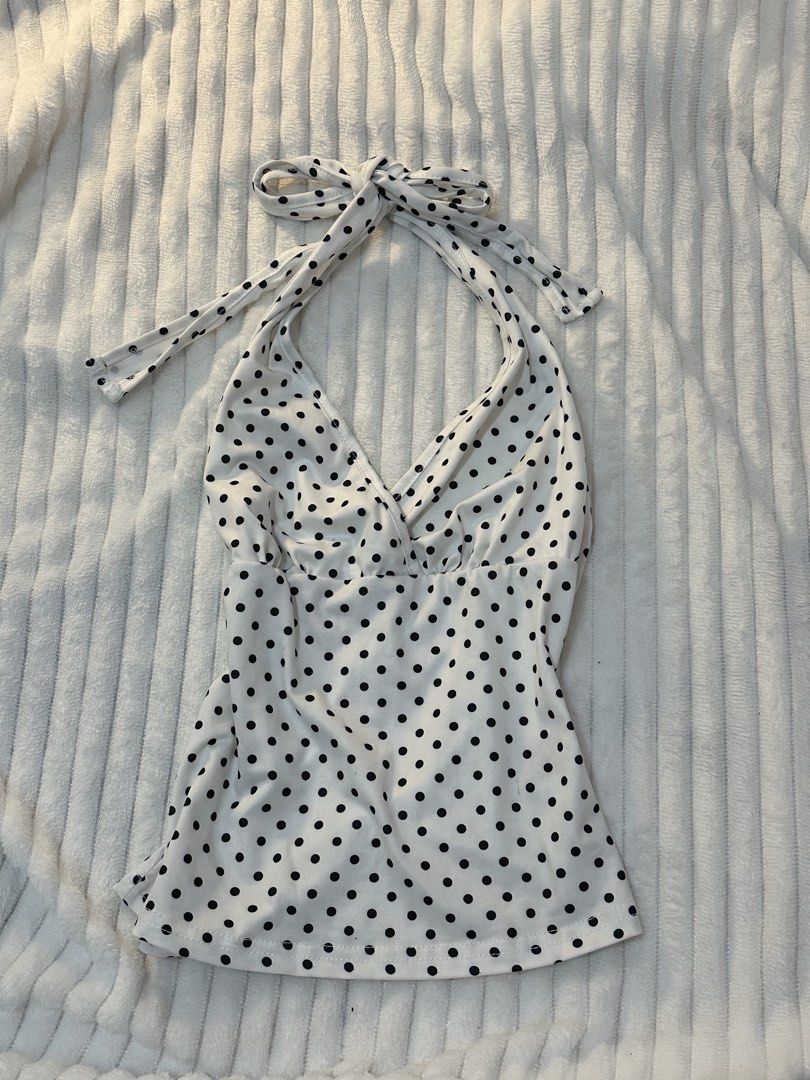 Cute Halter neck tie back tank top (Category: Others Tops) located in San Pedro. Submitted by bubbles_cutie (Listing ID 1460336620, Image 1). Description: Hii i just bought this kasi cute pero i never worn it and sayang naman, also not my style anymore.