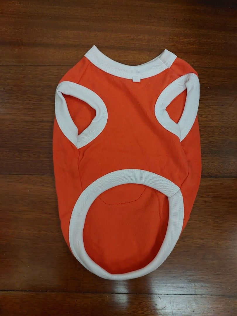 Cute pet shirt (Category: Homes & Other Pet Accessories) located in Caloocan City. Submitted by ericajane_tc (Listing ID 1460476421, Image 2). Description: Fit for extra small to small breed .
