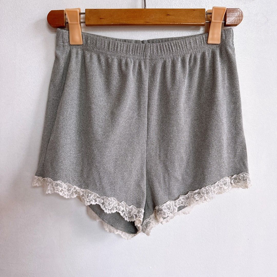 Cute Sleepwear Set (Category: Sets or Coordinates) located in Manila. Submitted by withlovesam (Listing ID 1460358811, Image 3). Description: HQ from bangkok freesize fully garterized waistline soo pretty!!.