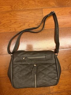 (Category: ) located in . Submitted by decluttering_alot (Listing ID 1460407426, Image 1). Description: .