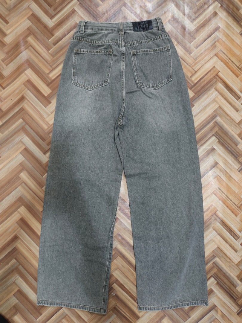Dark Washed Gray Wide Leg Jeans (Category: Jeans) located in Cabuyao City. Submitted by aena_ (Listing ID 1460436237, Image 2). Description: size 23-24 length 39 hard denim 299php mod. direct jnt only.